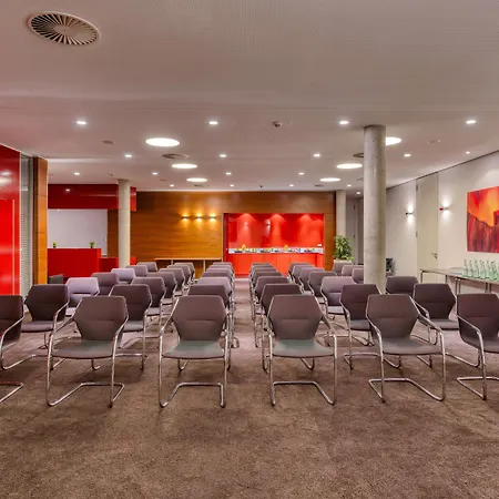 Hilton Garden Neckarpark 4*