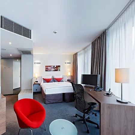 Hilton Garden Neckarpark 4*