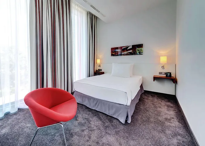 Hilton Garden Neckarpark 4*
