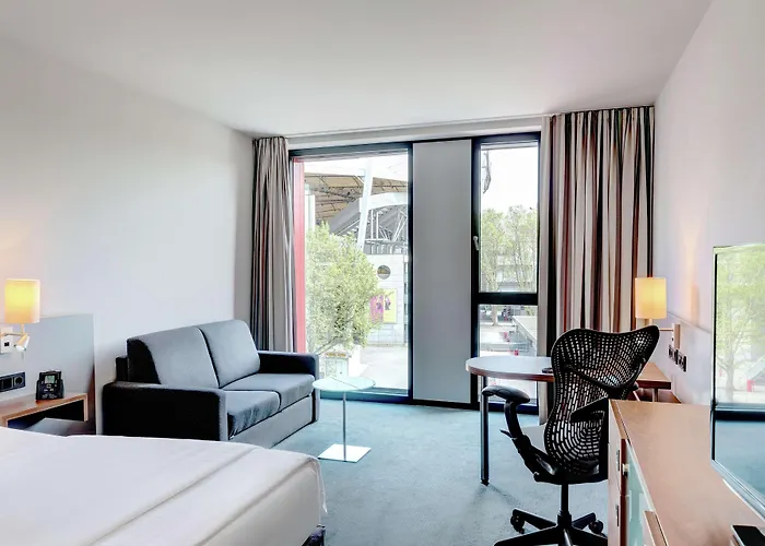 Hotel Hilton Garden Neckarpark 4*