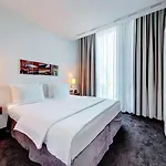 힐튼 가든 인 네카어파크 호텔 4*