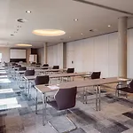 힐튼 가든 인 네카어파크 4*
