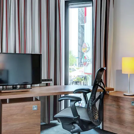 Hotel Hilton Garden Neckarpark 4*