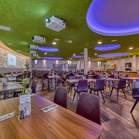 Hotel Hilton Garden Neckarpark 4*