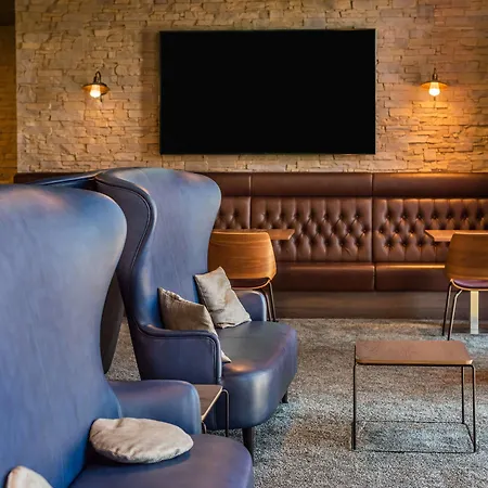 Hilton Garden Neckarpark Hotel 4*