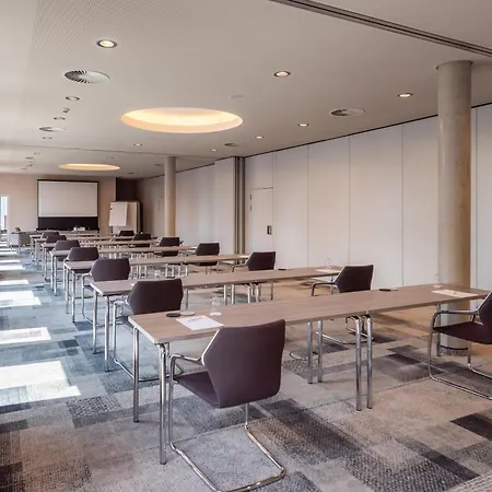 Hilton Garden Neckarpark 4*