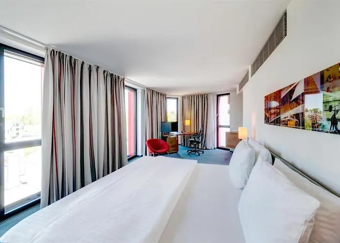 Hilton Garden Neckarpark 4* Stuttgart