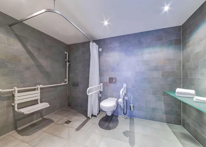 Hilton Garden Neckarpark 4*