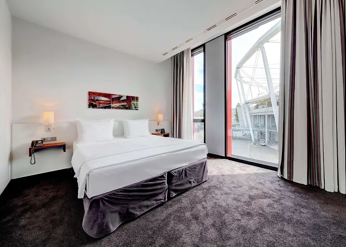 힐튼 가든 인 네카어파크 호텔