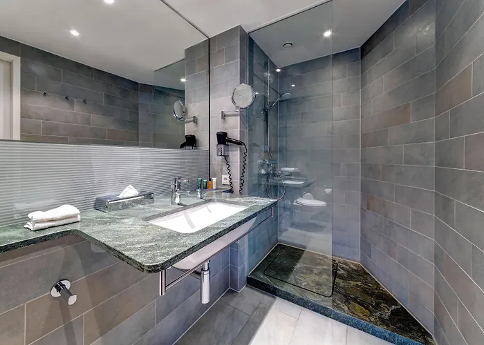 Hilton Garden Neckarpark 4* Stuttgart