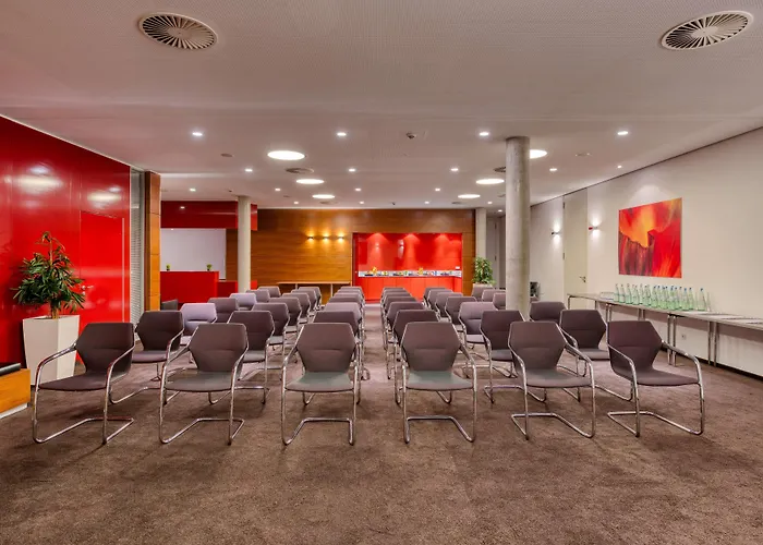 Hilton Garden Neckarpark 4*