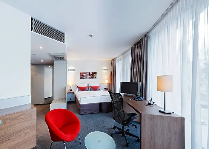 Hilton Garden Neckarpark 4*