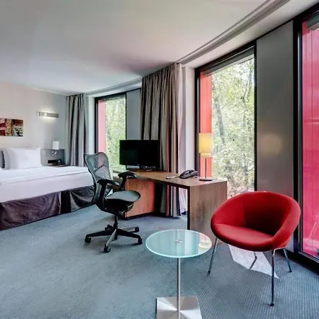 מלון Hilton Garden Neckarpark