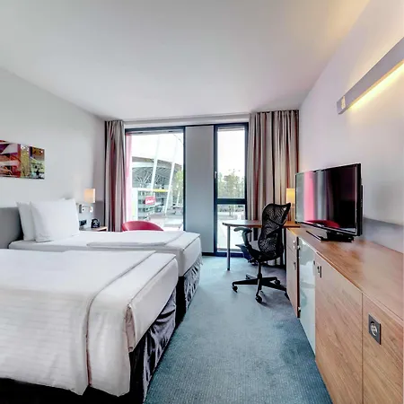 מלון Hilton Garden Neckarpark שטוטגרט