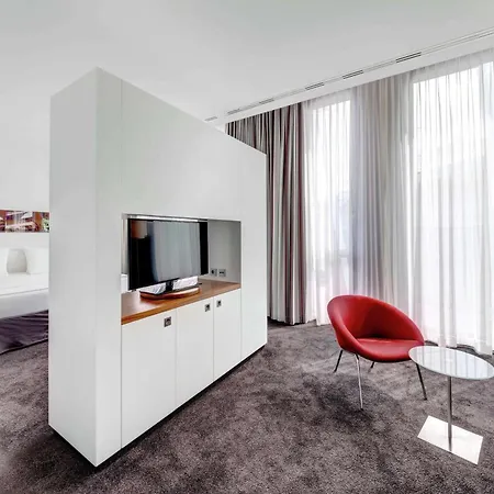Hilton Garden Neckarpark שטוטגרט