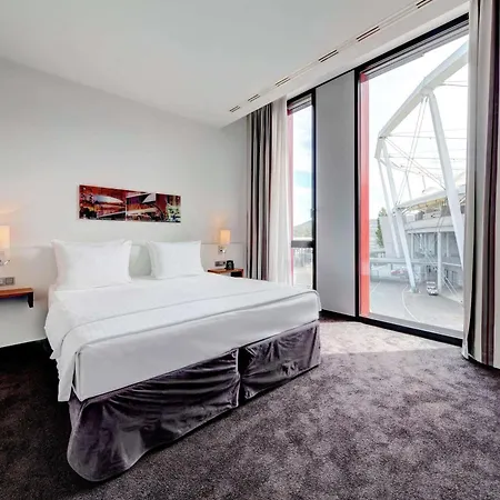 Hilton Garden Neckarpark 4* שטוטגרט