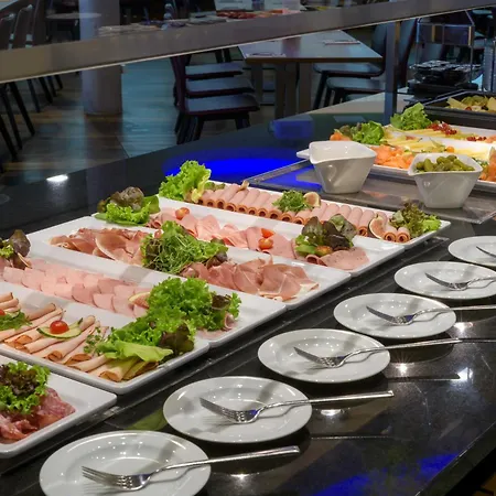 Hilton Garden Neckarpark שטוטגרט