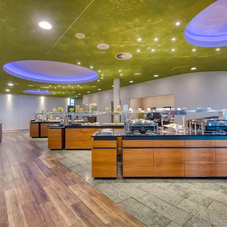 מלון Hilton Garden Neckarpark