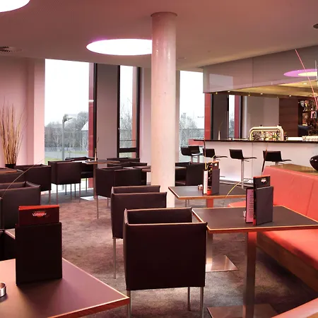 מלון Hilton Garden Neckarpark