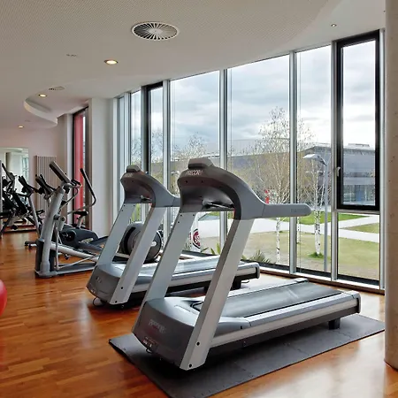 Hilton Garden Neckarpark מלון