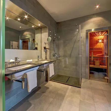 Hilton Garden Neckarpark Hotel