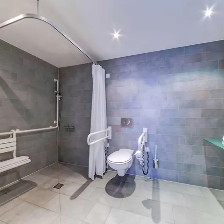 Hilton Garden Neckarpark 4*