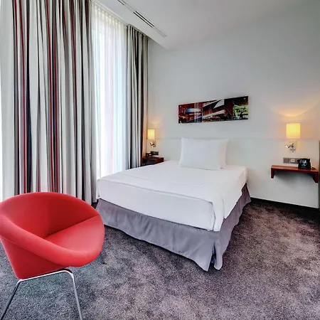 斯图加特希尔顿酒店耐卡公园店 4*