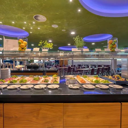 Hilton Garden Neckarpark 4*