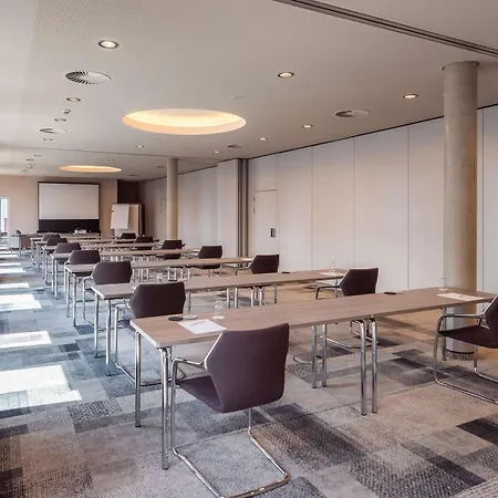 Hilton Garden Neckarpark 4*